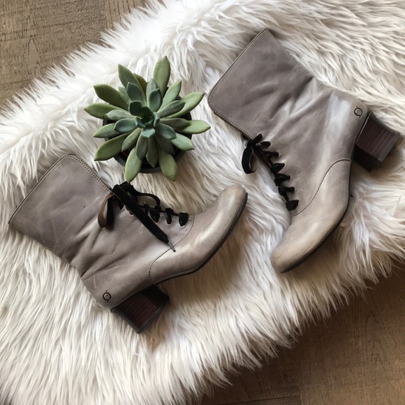 Born Shoes - Born Gray Velvet Lace Up Ankle Boots 9 EUC